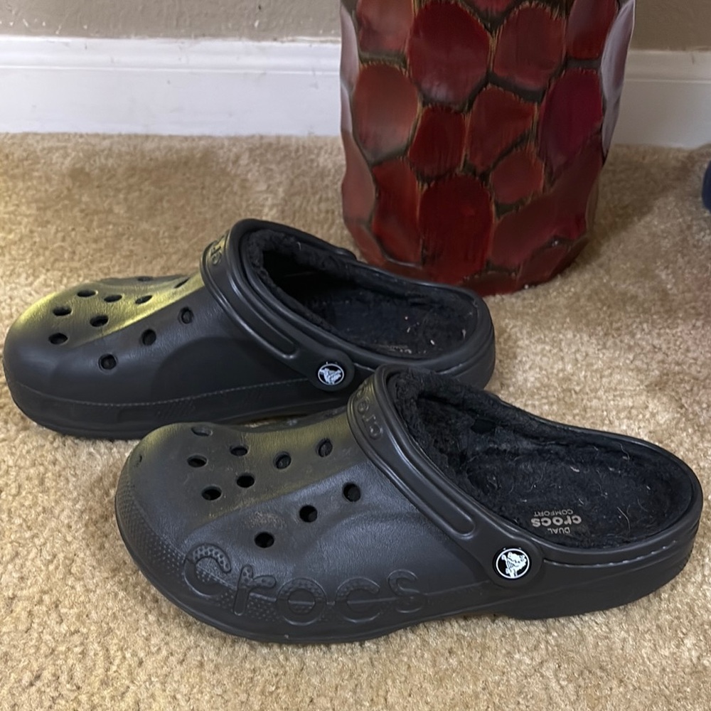 CROCS Kids Black Fuzzy Lined Slippers